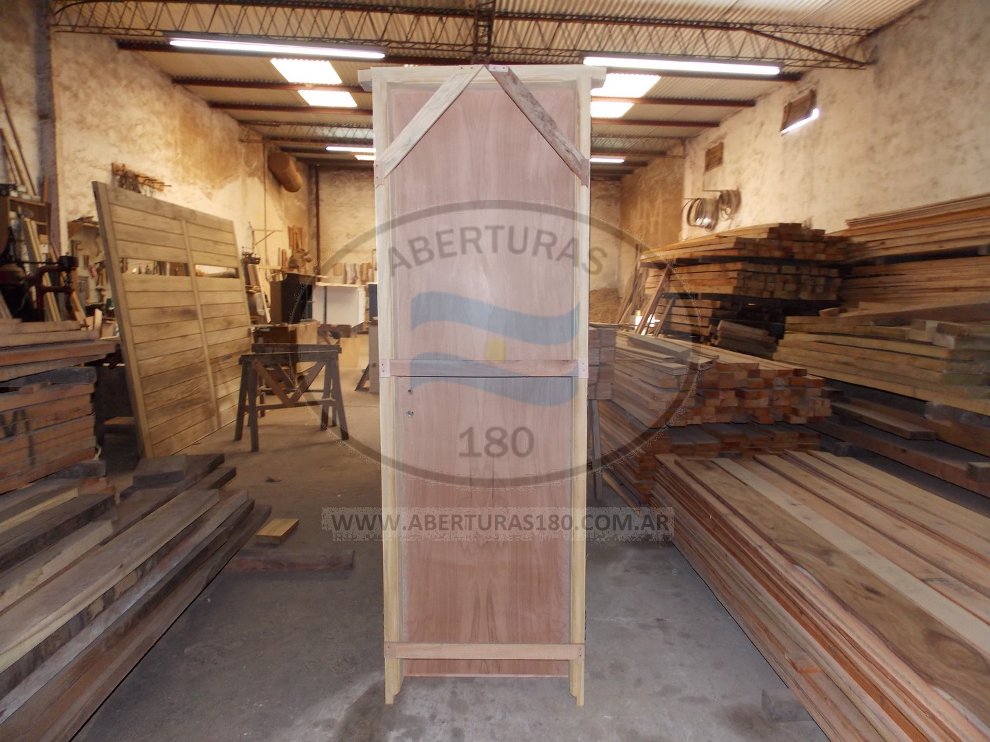 Puerta marco M.D 15 60 o 70 hoja cedro c/ tapa canto.